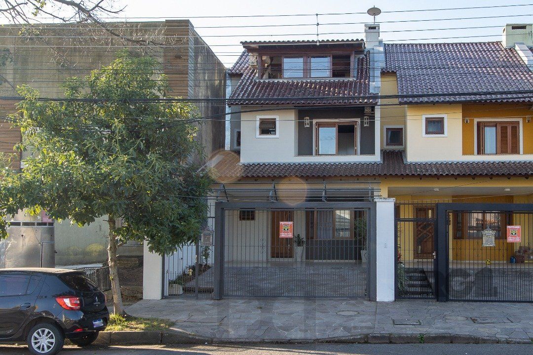 Casa para Venda - 300m², 5 dormitórios, sendo 1 suites, 4 vagas - Portal do Guarujá — foto 1