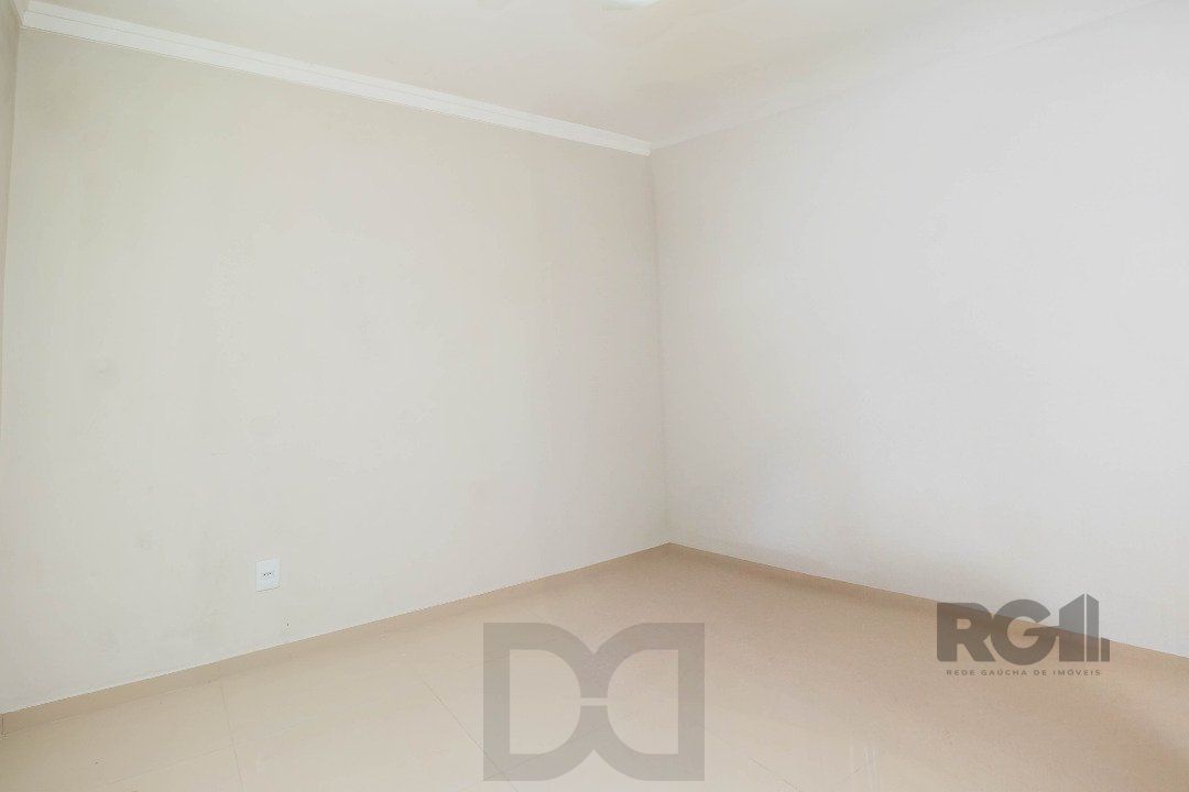 Sobrado, 185 metros quadrados privativo, com 3 quartos, 1 suíte, Living e cozinha integrados, lareira, churrasqueira, lavabo e 2 vagas de garagem. e 2 vagas de garagem — foto 21