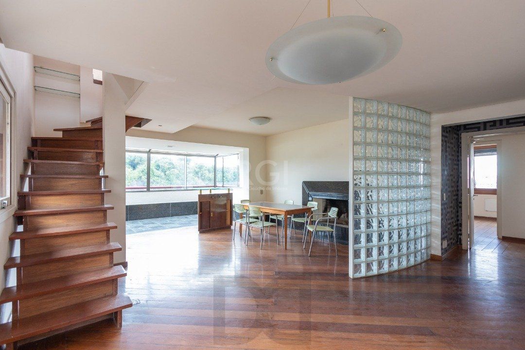 Cobertura para Venda - 302m², 4 dormitórios, sendo 1 suites, 3 vagas - Menino Deus — foto 1