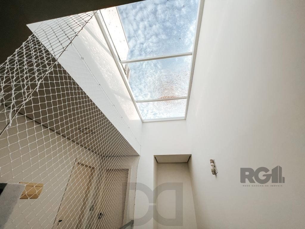 Excelente residência com aproximadamente 242m² privativos, — foto 26