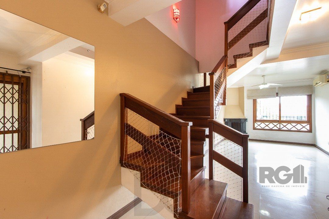 Casa de alvenaria, 3 dormitórios, 1 suíte e pátio com piscina, bairro Espírito Santo. — foto 27