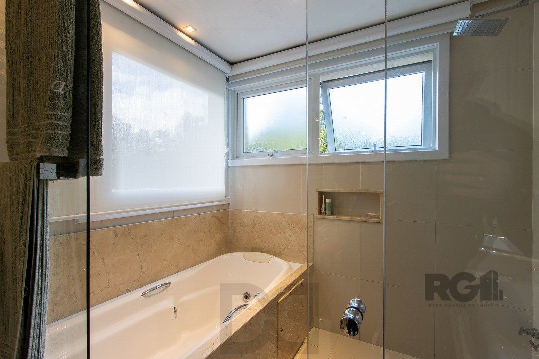 Casa no Condomínio Las Rocas, vista para o Guaíba, com 5 suítes — foto 65