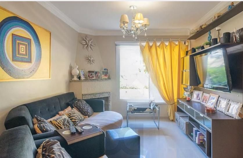 Linda casa com 3 dormitórios, sendo 1 Suíte, Sala Ampla no Condomínio de Ótima Localização — foto 4