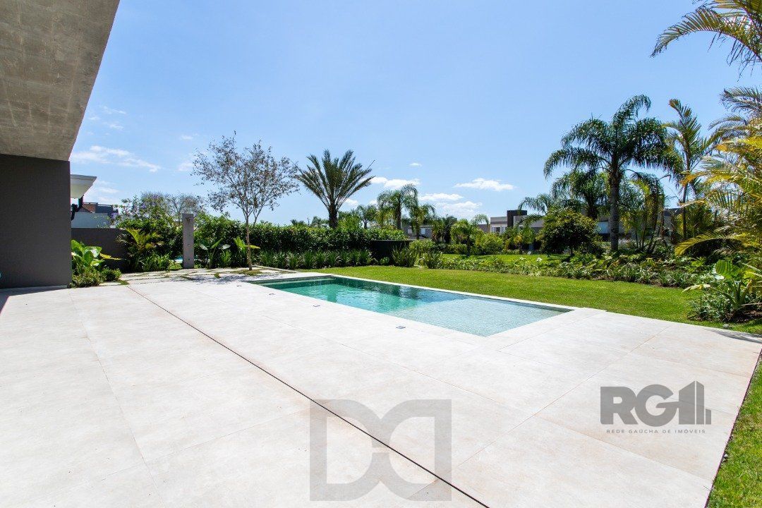 A Casa Le Mans, uma residência térrea de esquina com 389,48m2 de área coberta — foto 22