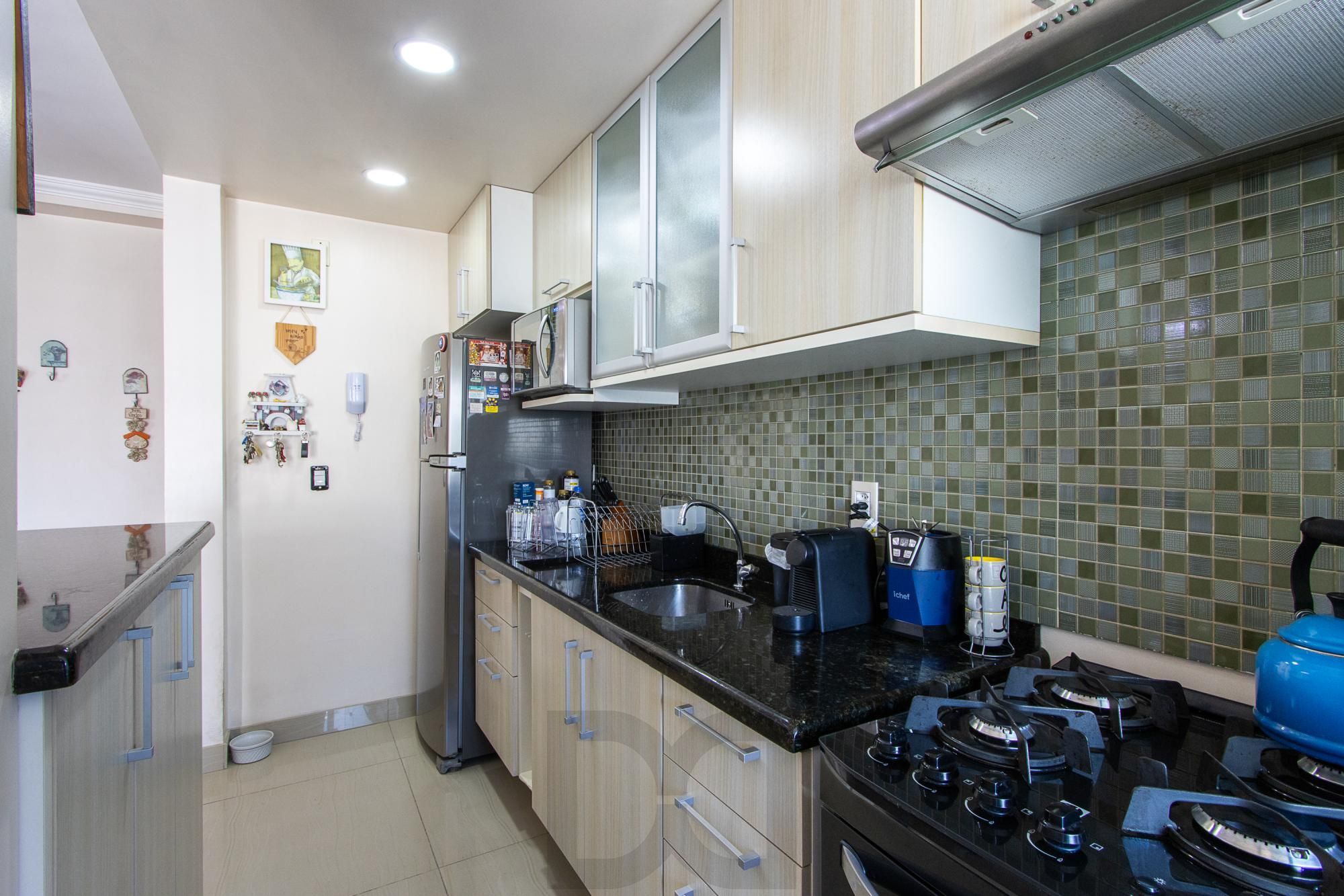 Apartamento, 2 dormitórios e 1 vaga, bairro Jardim Carvalho. — foto 7
