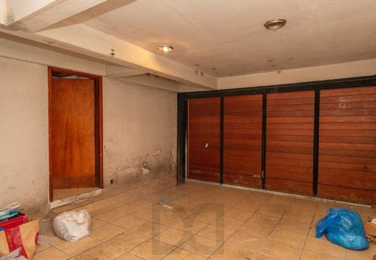 Casa de 3 quartos,1 suíte, closet, living com lareira, pátio, piscina e 2 vagas de garagem. — foto 17