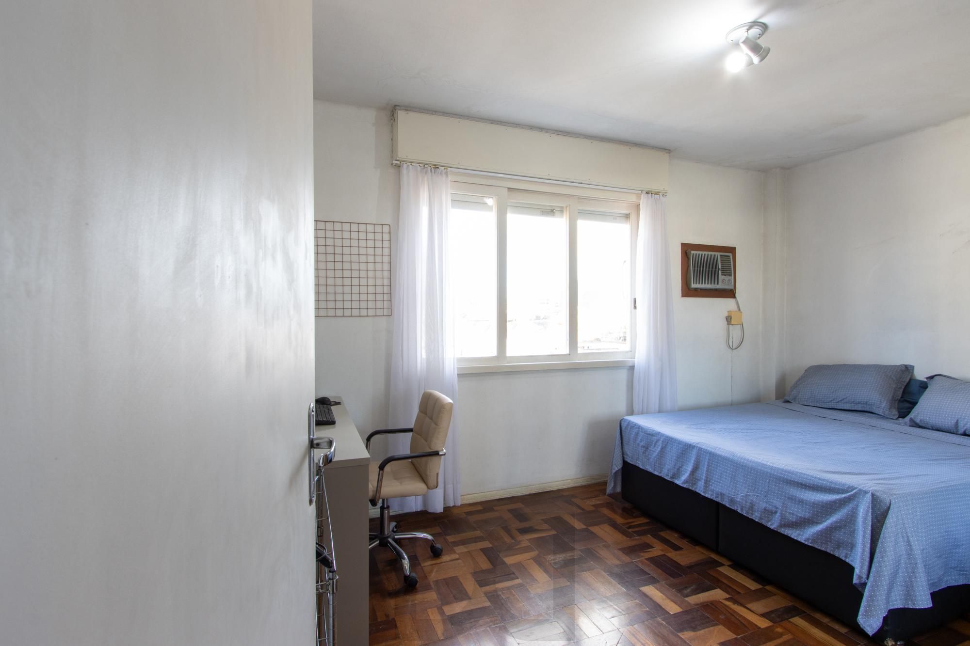 Apartamento de 3 dormitórios com uma vaga de garagem à venda no bairro Menino Deus – Porto Alegre — foto 14