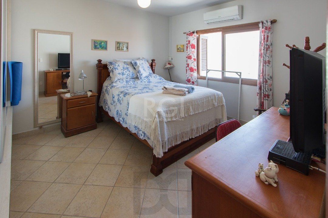 Casa para Venda - 211m², 3 dormitórios, 3 vagas - Vila Nova — foto 7