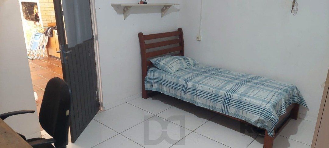 CASA COM EXTENSO PÁTIO NO CAMAQUÃ — foto 21
