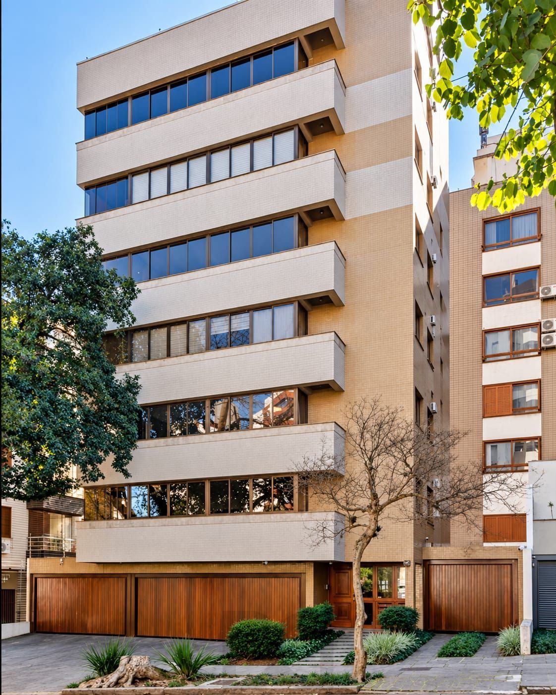 Apartamento 3 dormitórios no bairro Petrópolis — foto 1