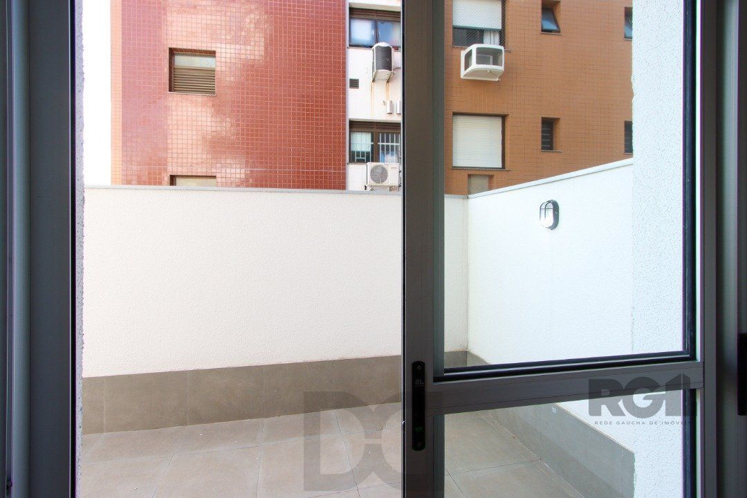 Apartamento em Porto Alegre no Bairro Petrópolis, de 2 quartos, GARDEN , semi mobiliado — foto 16