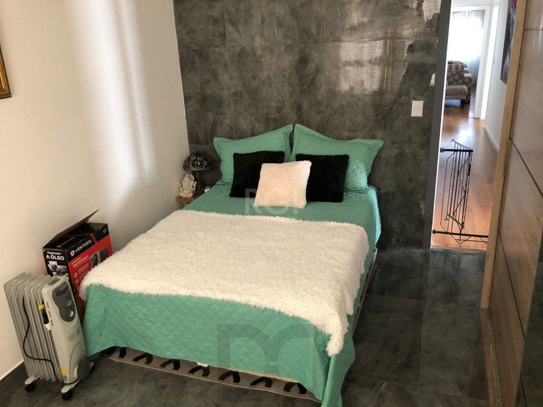 Casa para Venda com 3 dormitórios, sendo 1 suites e 3 vagas no bairro Guarujá — foto 22