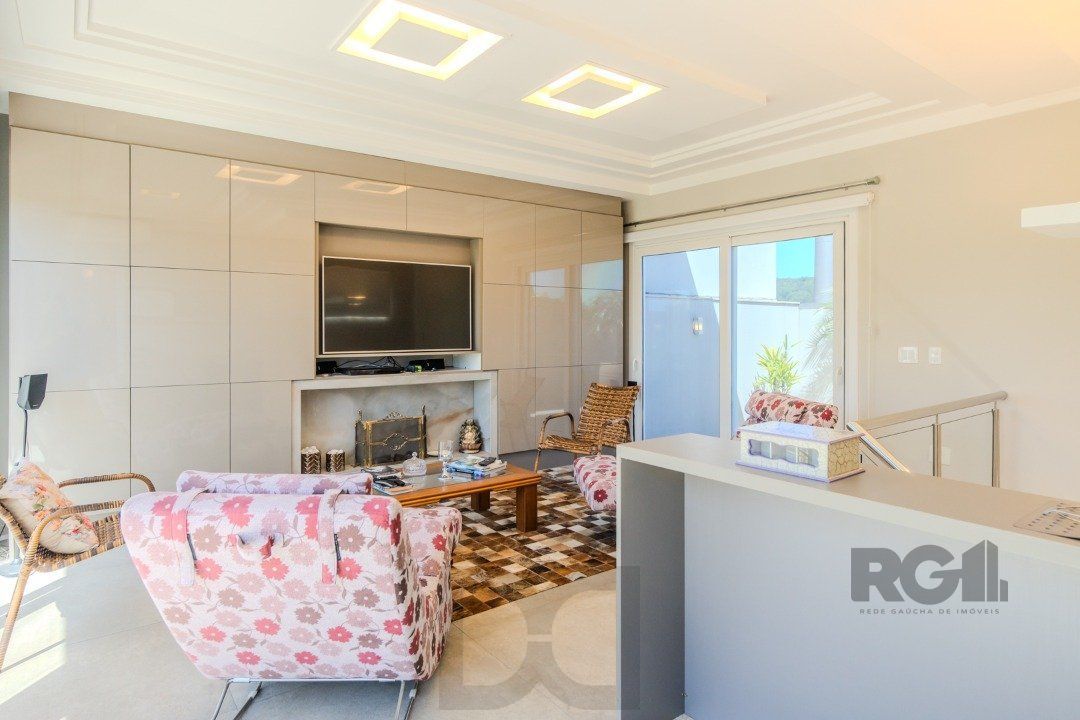 Casa de Condomínio com Arquitetura Exclusiva e Ambientes Sofisticados — foto 38