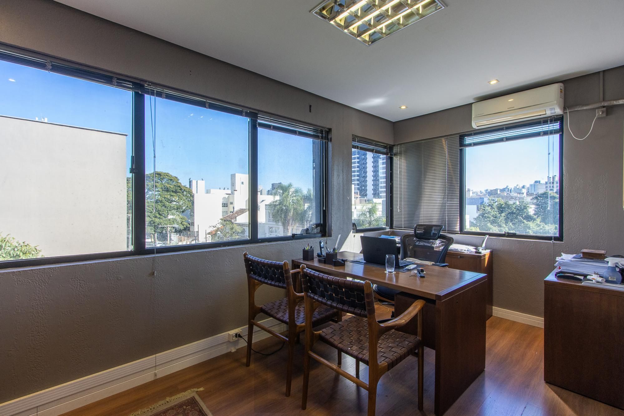 Sala Comercial Duplex à Venda no Bairro Petrópolis – Edifício João Abbott — foto 3