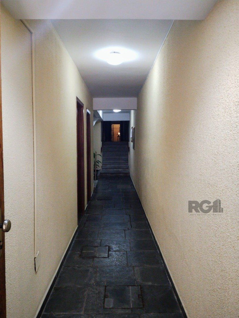 Apartamento com 40,31m², 1 quarto, totalmente reformado, na Lucas de Oliveira. — foto 2
