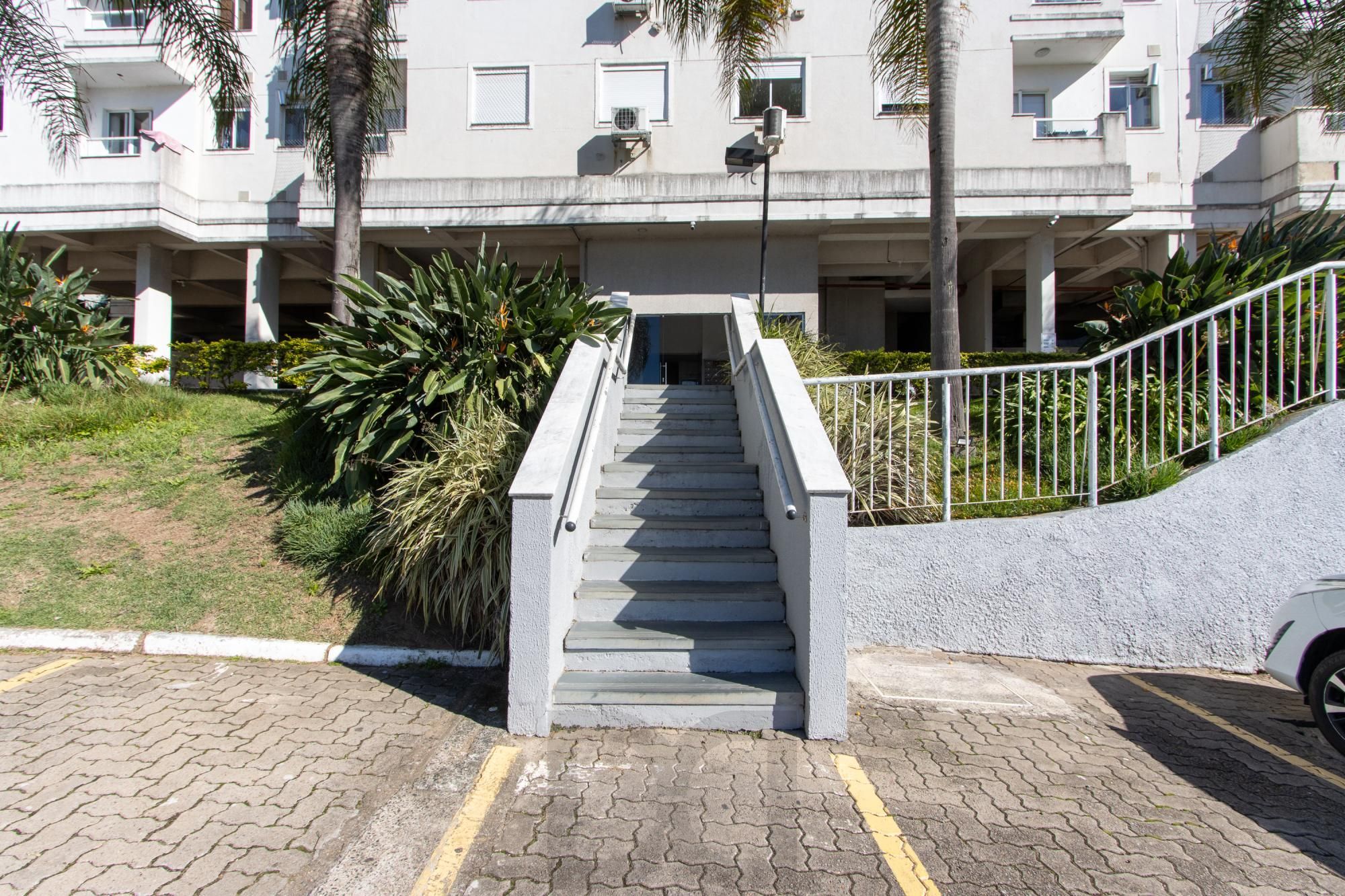 Apartamento de 2 dormitórios, para venda no bairro Teresópolis. — foto 30