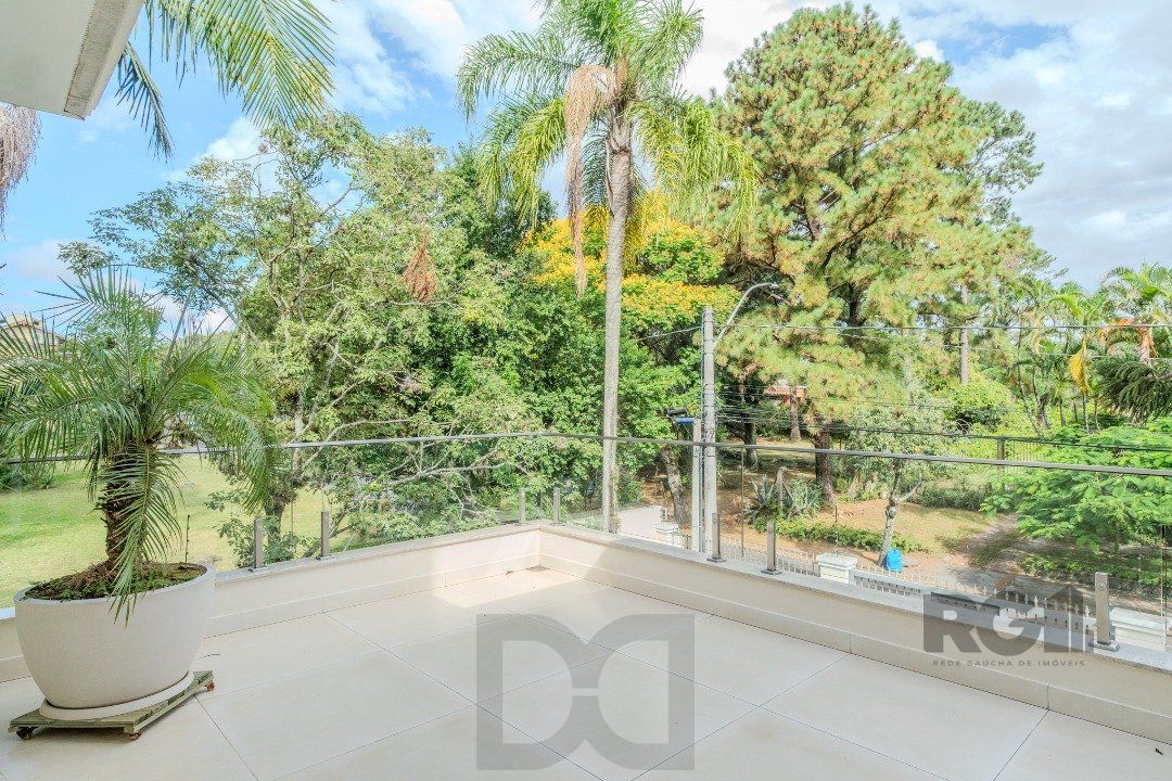 Casa semimobiliada e possui 3 suítes (sendo 1 delas master com closet e hidro) — foto 24