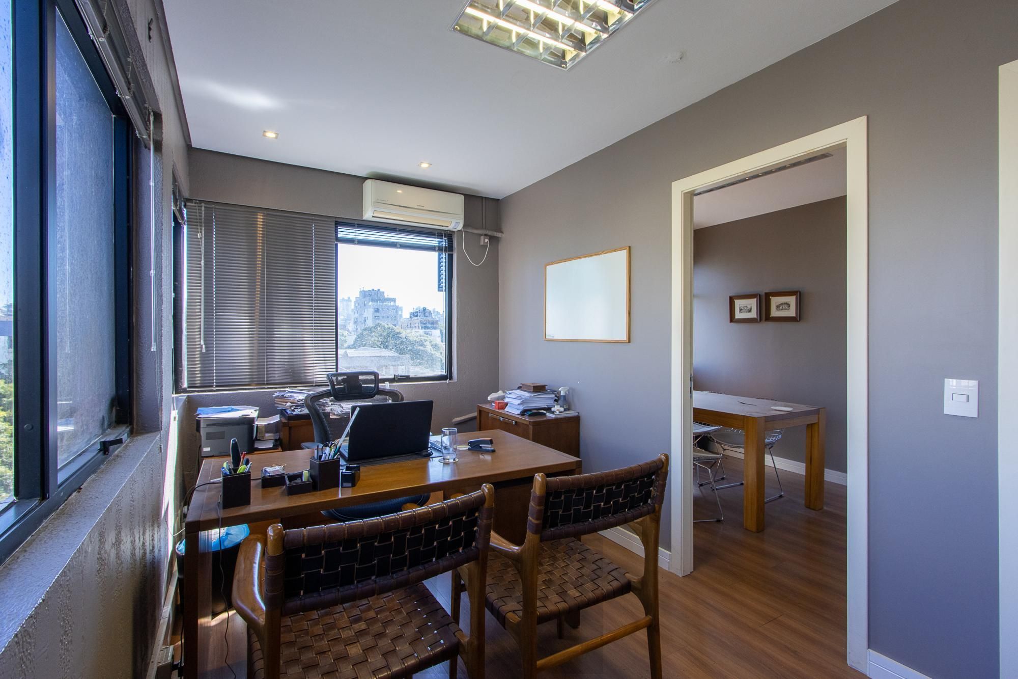 Sala Comercial Duplex à Venda no Bairro Petrópolis – Edifício João Abbott — foto 4