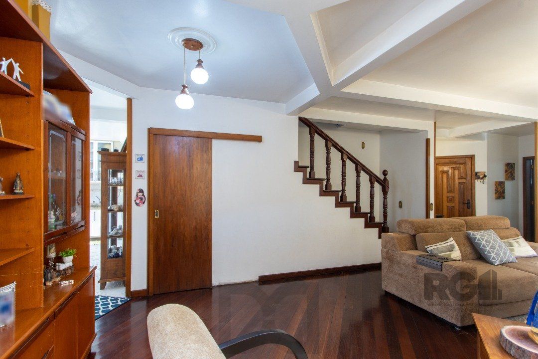 Casa de alvenaria, 3 quartos, 1 suíte, 4 banheiros e 5 vagas de garagem. — foto 14