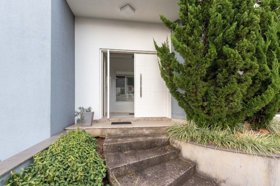 Casa para Venda - 377m², 4 dormitórios, sendo 3 suites, 3 vagas - Guarujá — foto 4