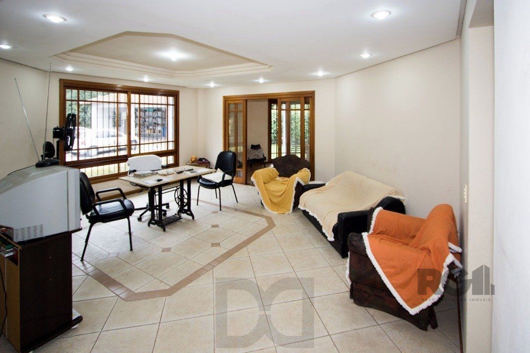 Sobrado com 6 suites, lareira, lavabo, pátio - Bairro Belém Velho — foto 10