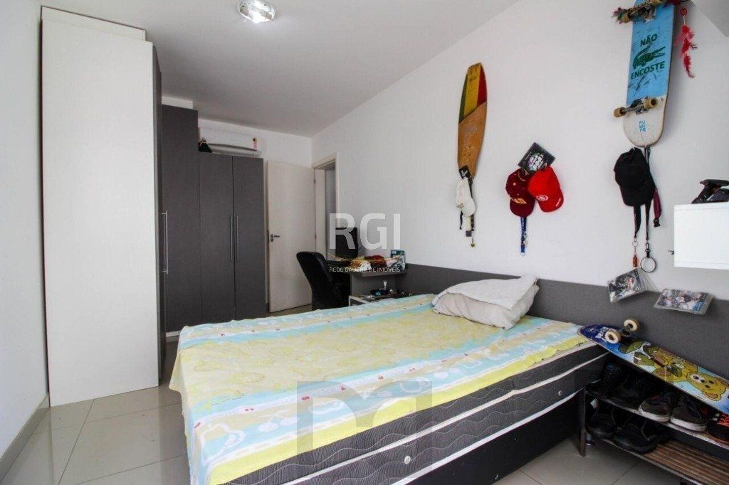 Casa para Venda - 300m², 3 dormitórios, sendo 1 suites, 4 vagas - Teresópolis — foto 16