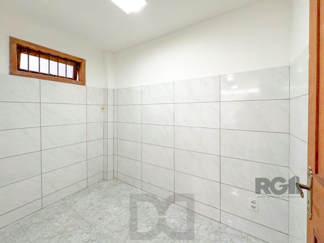 Com 4 suítes espaçosas, incluindo uma master com closet, — foto 22