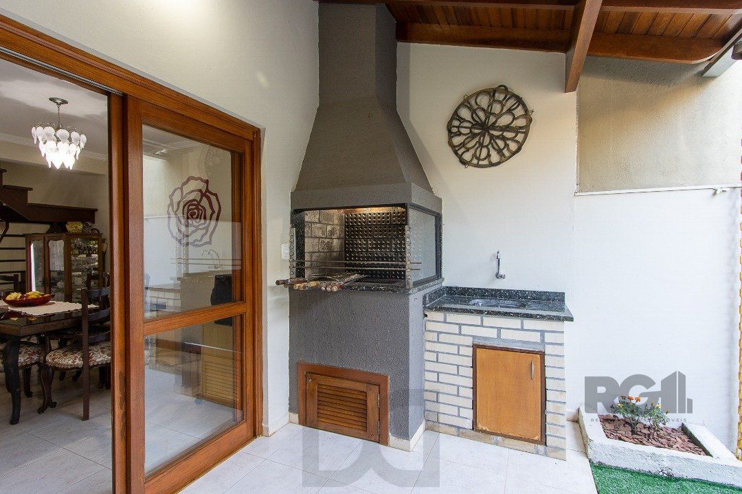 Casa para Venda - 300m², 5 dormitórios, sendo 1 suites, 4 vagas - Portal do Guarujá — foto 17