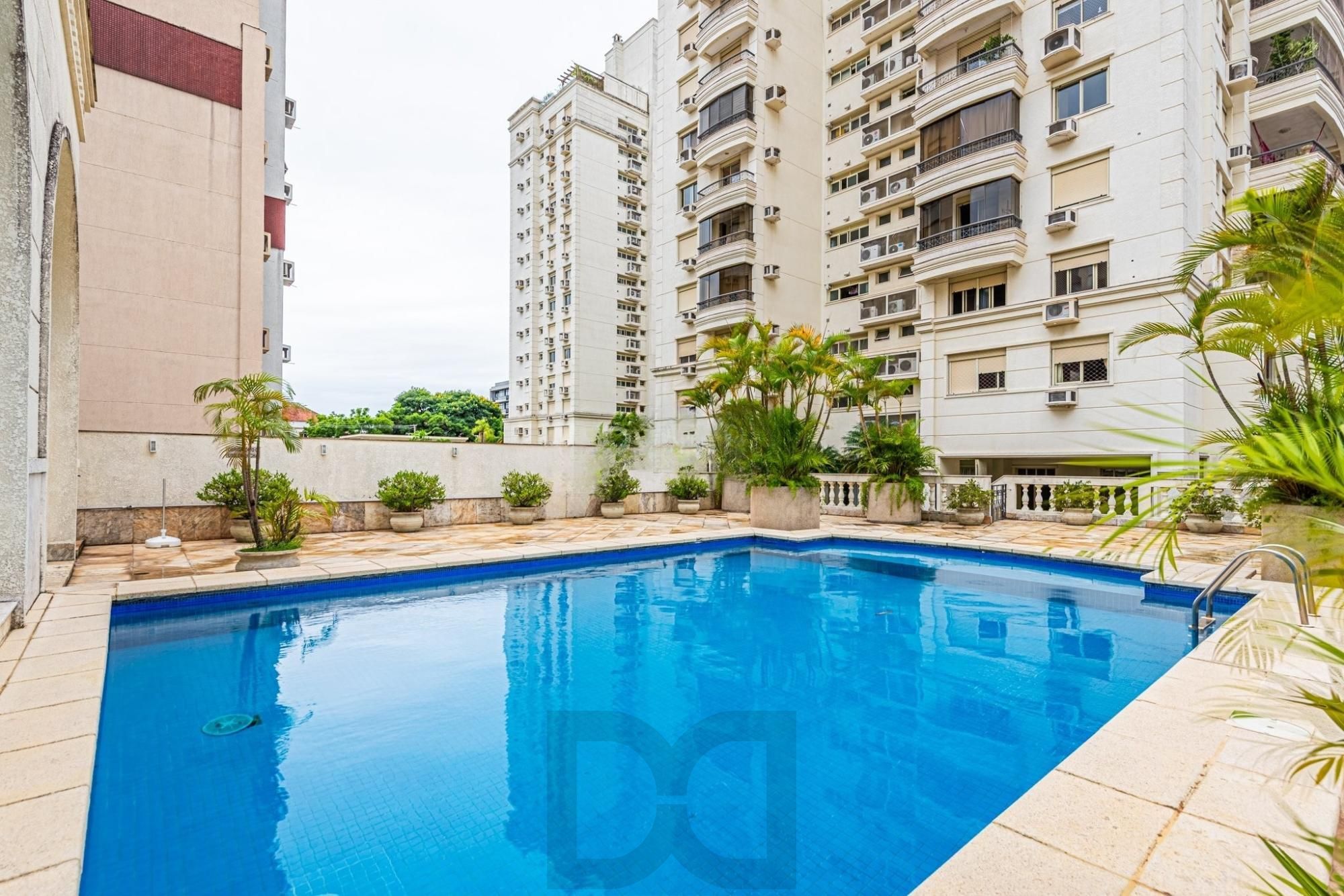 Apartamento com 3 quartos, no bairro Menino Deus — foto 35