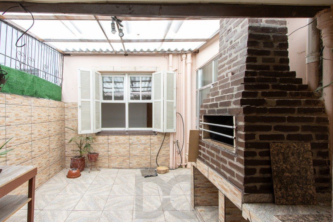 Apartamento térreo, com pátio, 2 quartos - Bairro Menino Deus — foto 33