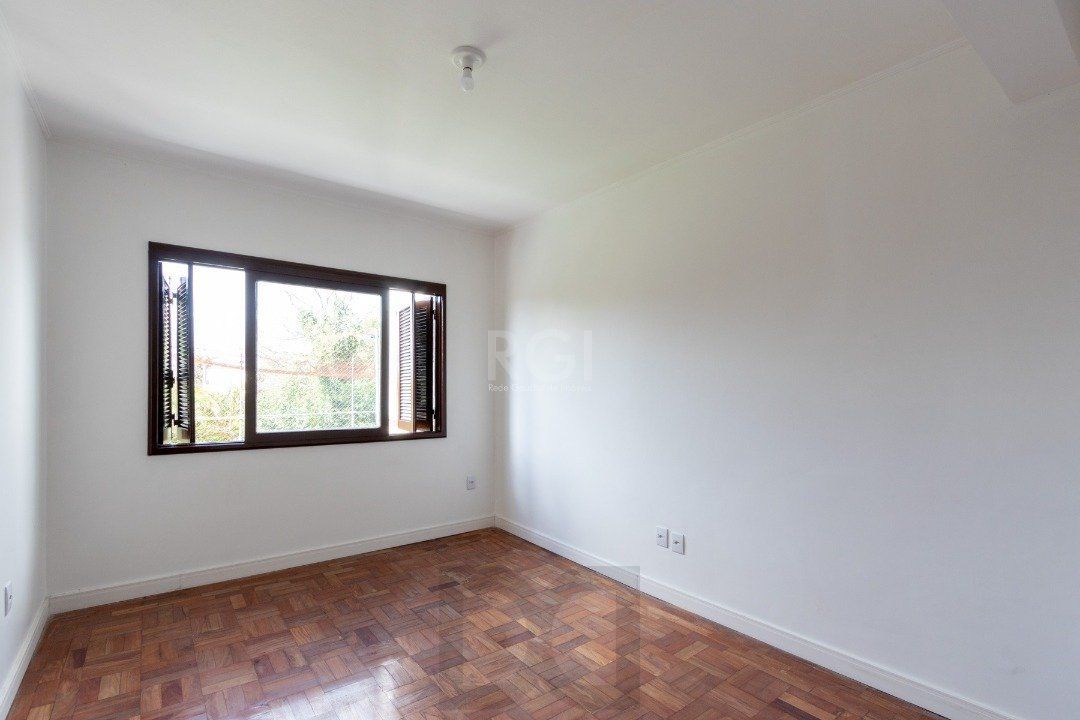 Casa para Venda - 454.7m², 5 dormitórios, sendo 1 suites, 8 vagas - Teresópolis — foto 36