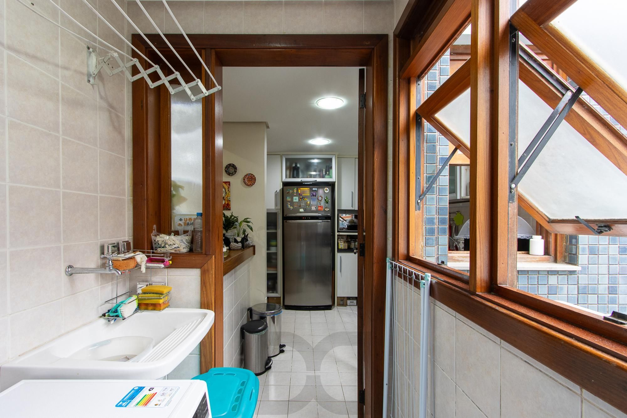 Apartamento de 3 dormitórios, 1 suíte e 3 vagas no bairro Ipanema. — foto 14