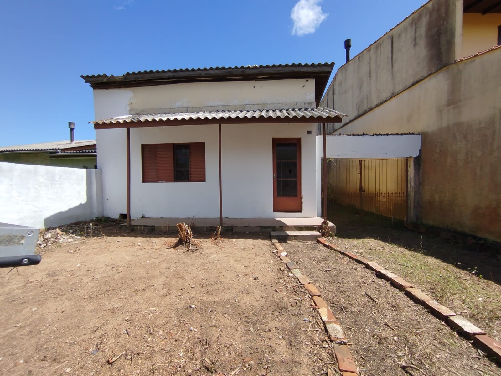 CASA TERREA COM 1 DORMITÓRIO, BAIRRO GUARUJA — foto 2