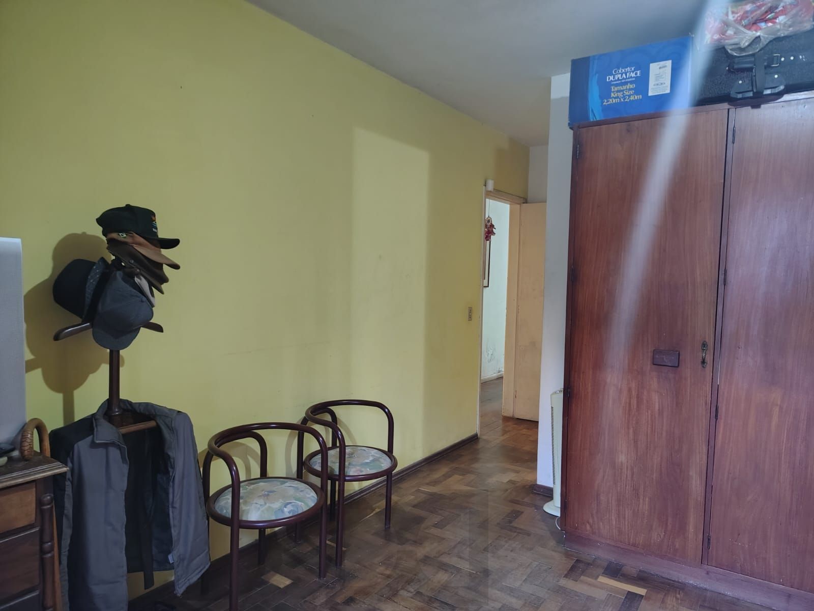 Casa de alvenaria, com 3 dormitórios, 1 suíte e 2 vagas de garagem coberta. — foto 18