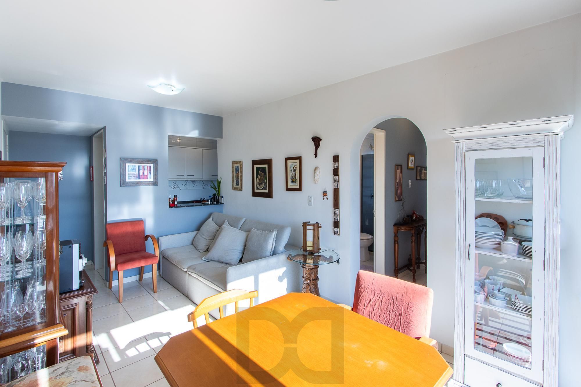Lindo apartamento locado, mobiliado, andar alto com vista para o Rio, 2 quartos - Bairro Cristal — foto 7