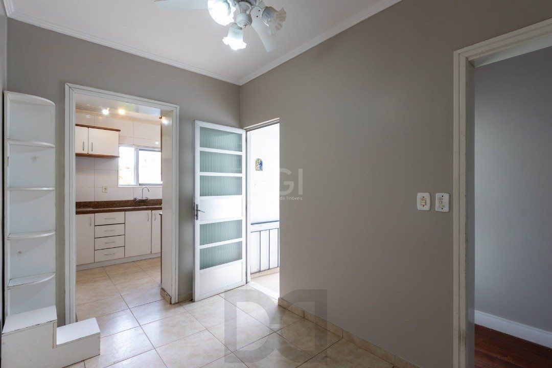 Casa para Venda - 202m², 3 dormitórios, sendo 1 suites, 2 vagas - Cristal — foto 12