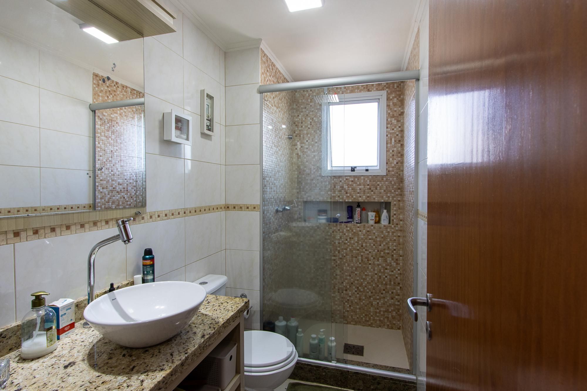Apartamento, 2 dormitórios e 1 vaga, bairro Jardim Carvalho. — foto 20