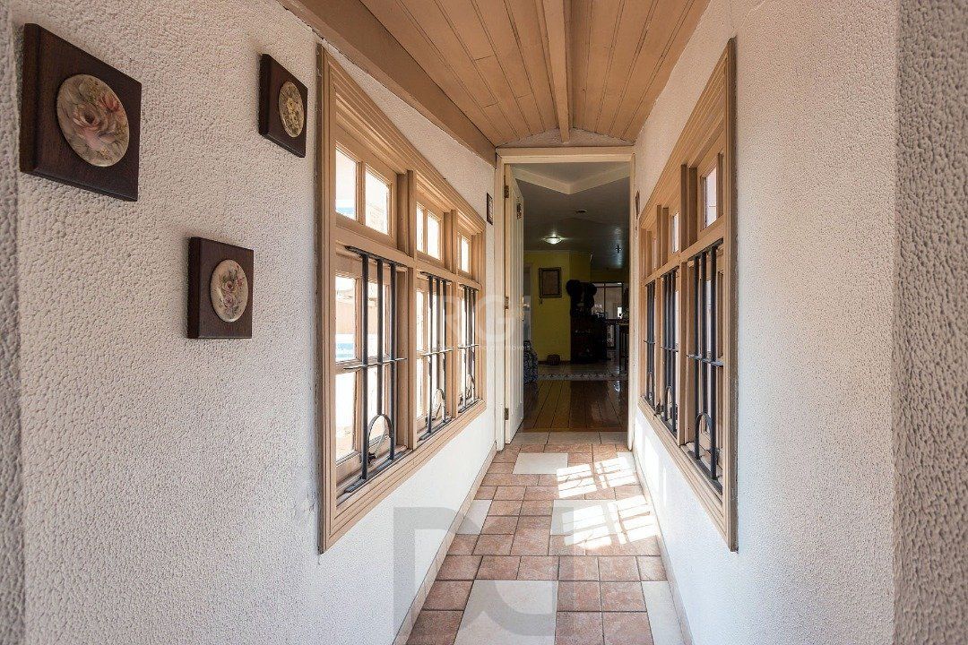Casa para Venda - 320m², 5 dormitórios, sendo 2 suites, 3 vagas - Tristeza — foto 4