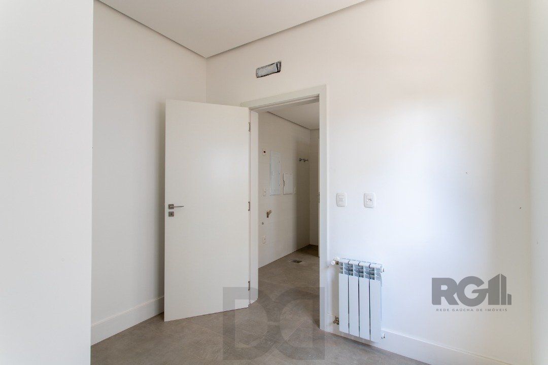 A Casa Le Mans, uma residência térrea de esquina com 389,48m2 de área coberta — foto 18