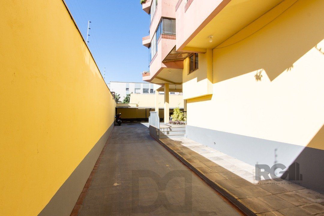 Apartamento Garden de 3 dormitórios, 1 suite e 1 vaga coberta no bairro Cristal. — foto 38