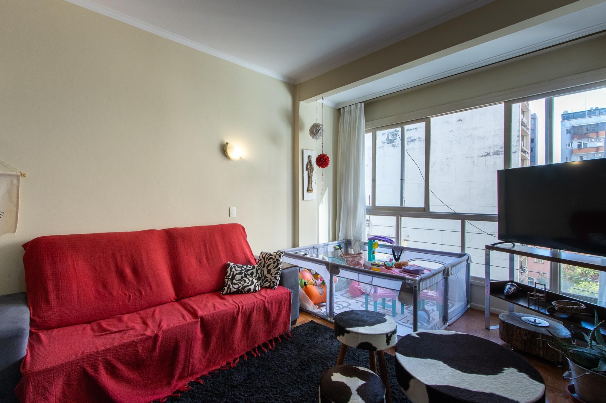 Apartamento 3 Dormitórios Ensolarado no Centro de Porto Alegre — foto 6