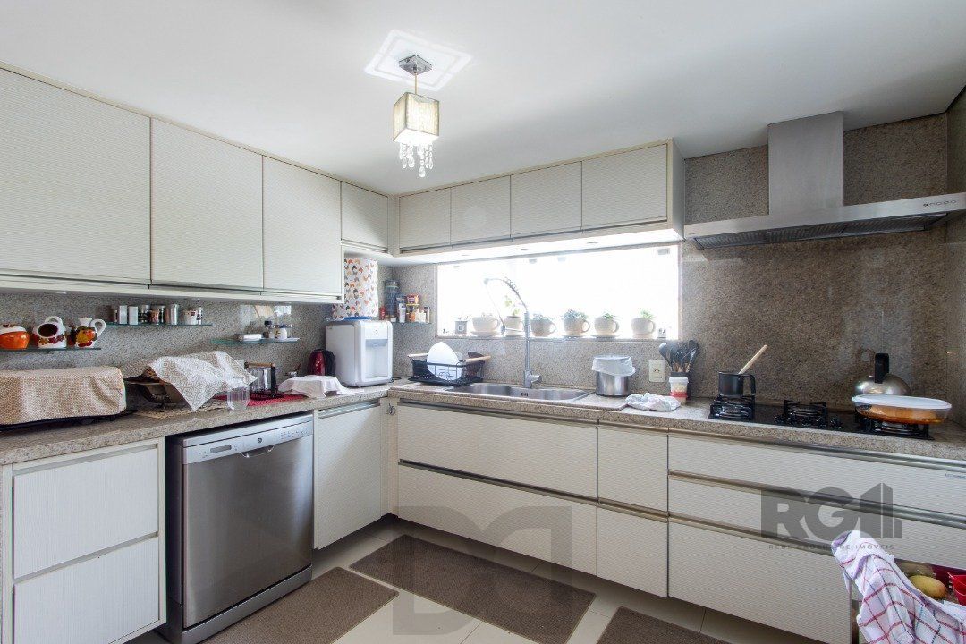 Casa em condominio . com 6 suites, sendo 3 suítes master com closet e hidro. — foto 15