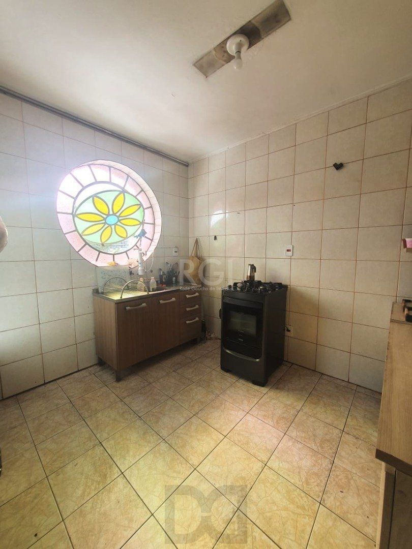 Casa para Venda - 226.9m², 5 dormitórios, sendo 2 suites, 5 vagas - Teresópolis — foto 5