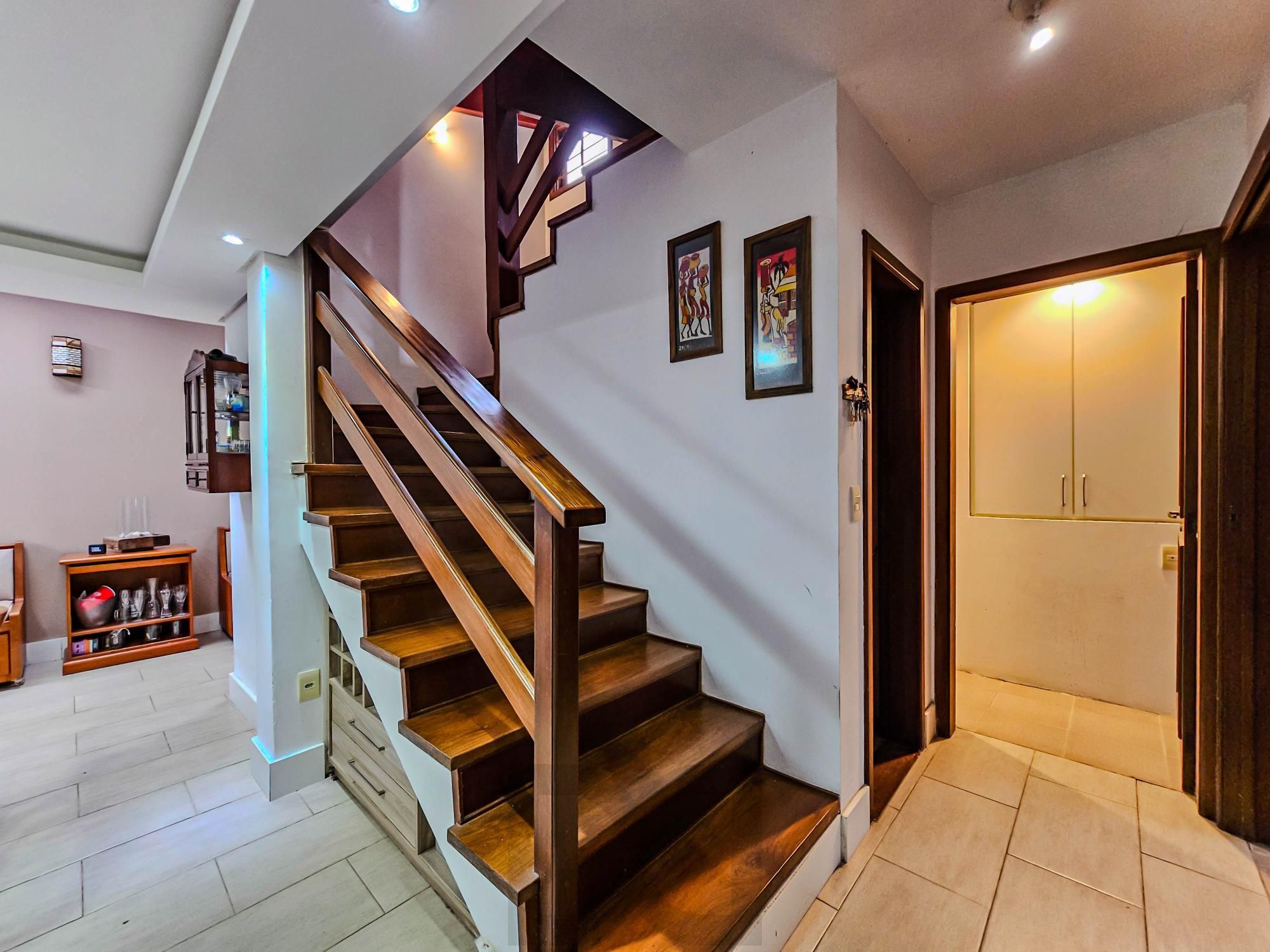 Casa em condomínio fechado, 5 dormitórios, Bairro Teresópolis — foto 10