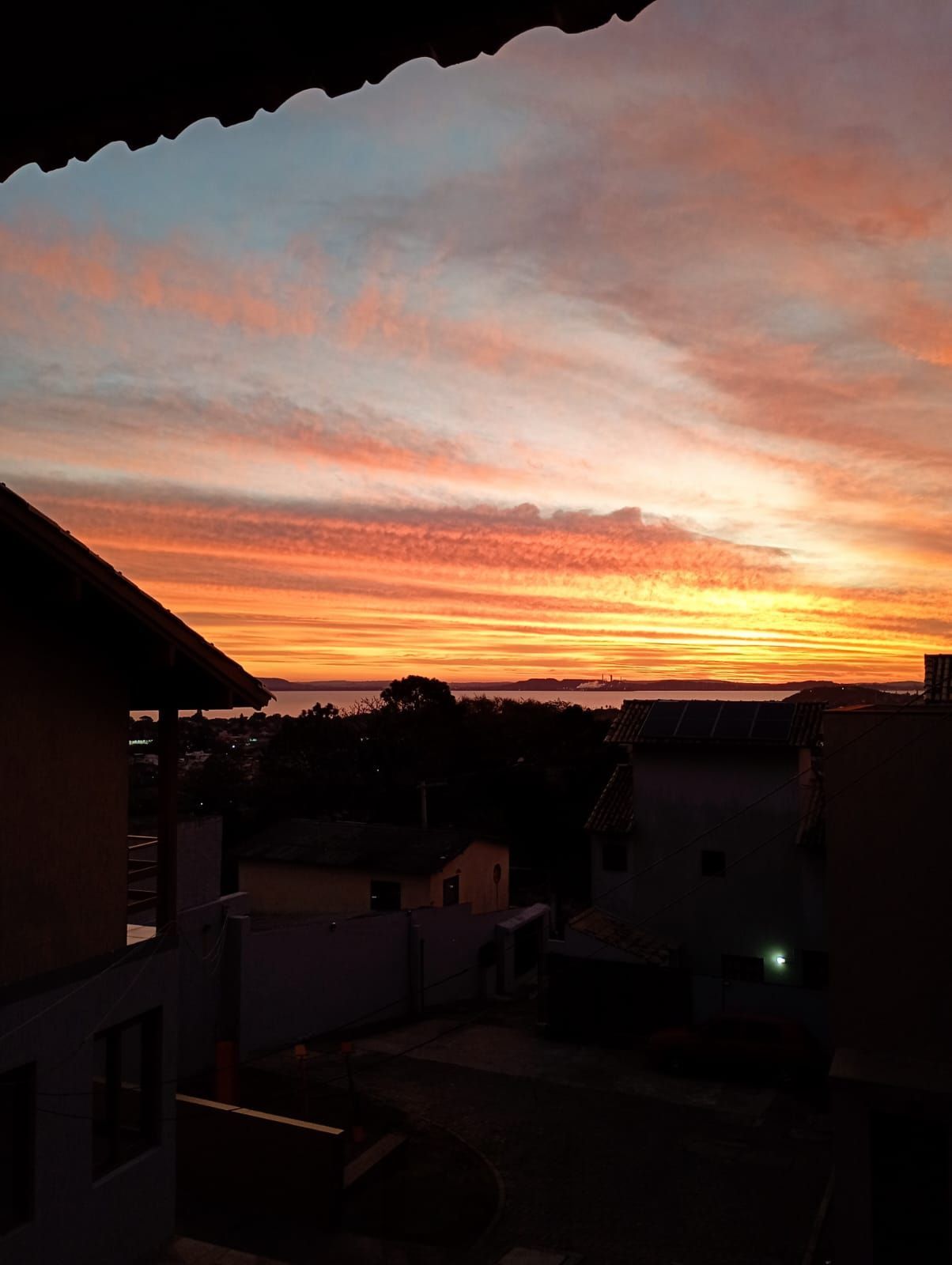 Casa de condomínio, 2 dormitórios, 1 vaga, bairro Ipanema. — foto 36