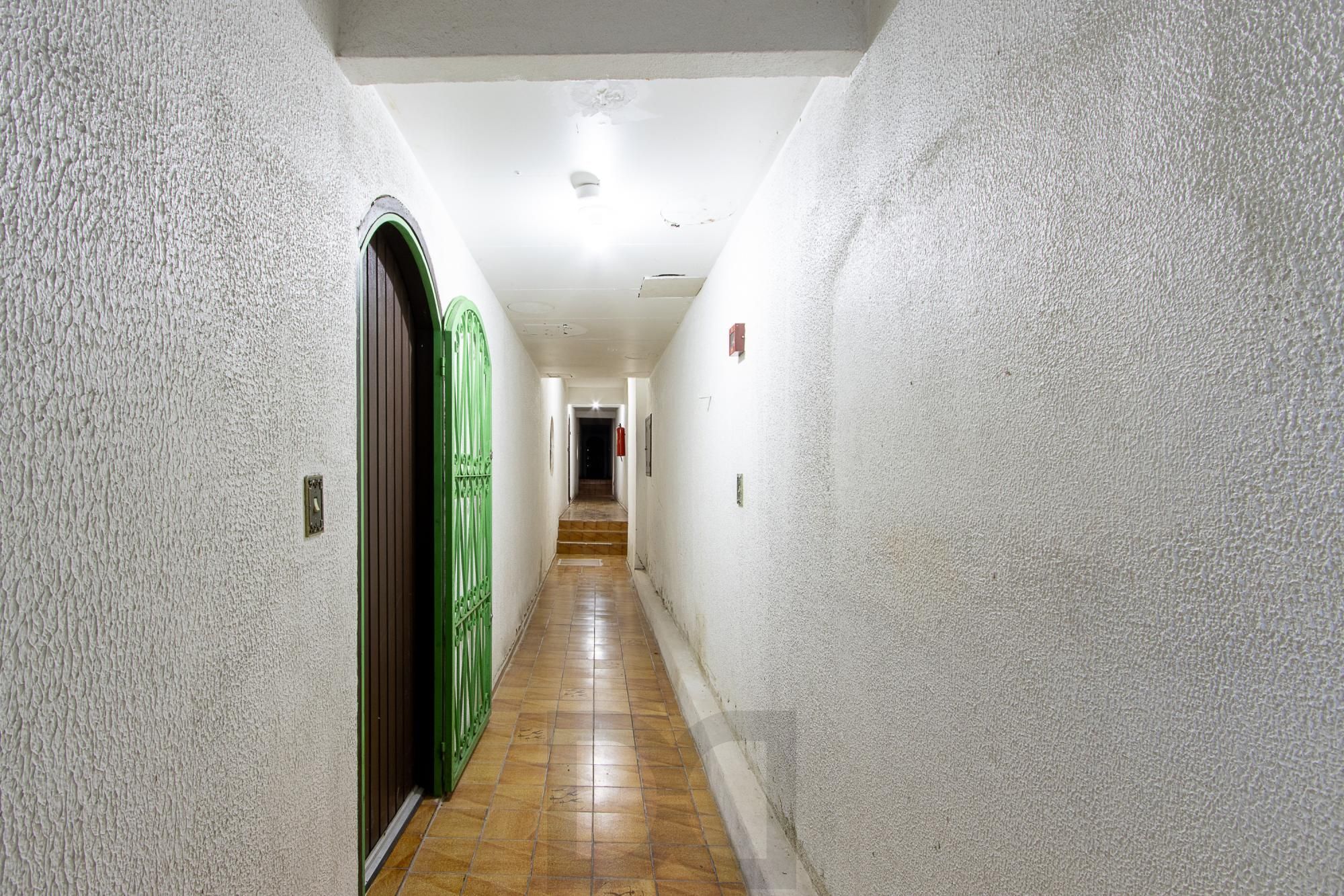 Casa de condomínio, 3 dormitórios, 1 suíte, 1 vaga coberta, no bairro Cristal. — foto 38
