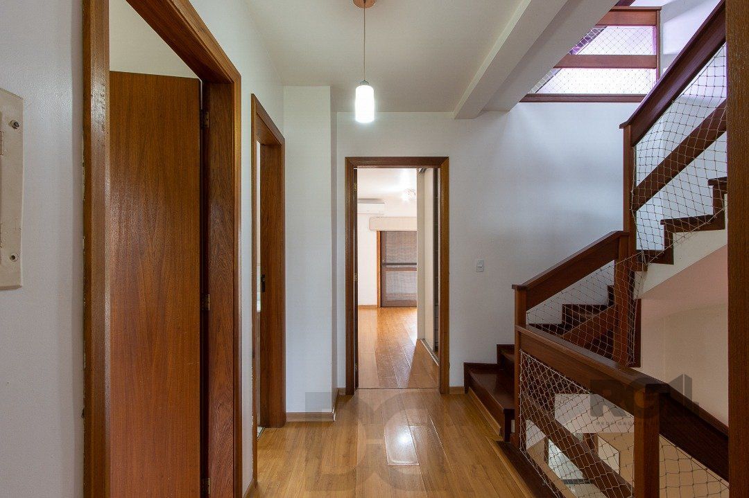 Casa de alvenaria, 3 dormitórios, 1 suíte e pátio com piscina, bairro Espírito Santo. — foto 32