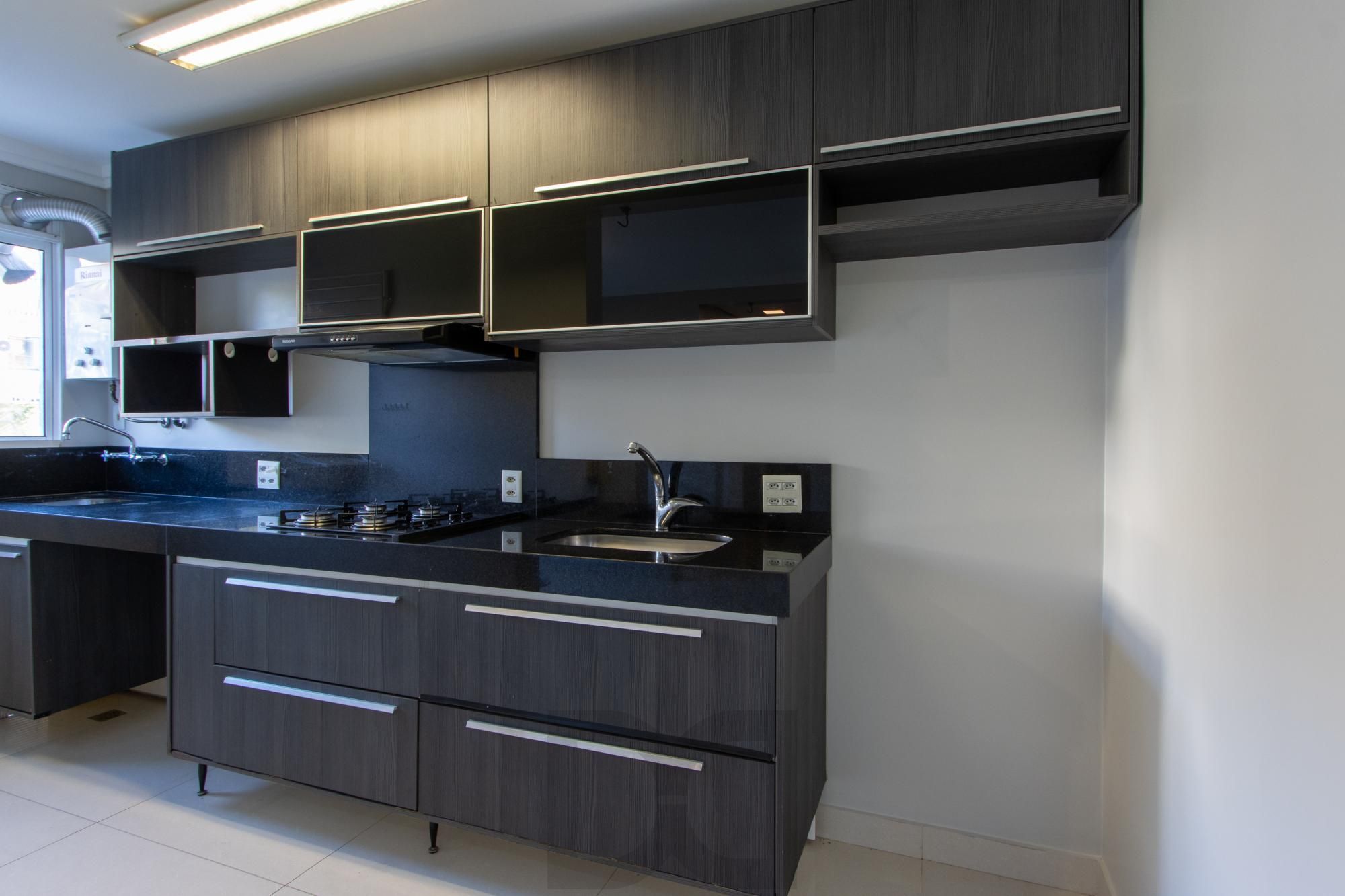 Apartamento de 2 dormitórios, para venda no bairro Teresópolis. — foto 9