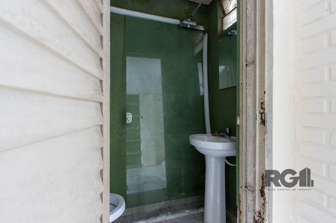 Casa de alvenaria, excelente ponto comercial. — foto 18
