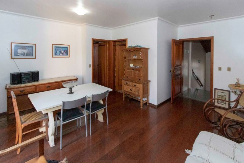 Casa para Venda - 420m², 5 dormitórios, sendo 2 suites, 6 vagas - Nonoai — foto 33